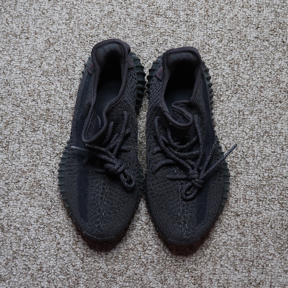 adidas Yeezy Boost 350 V2 Black